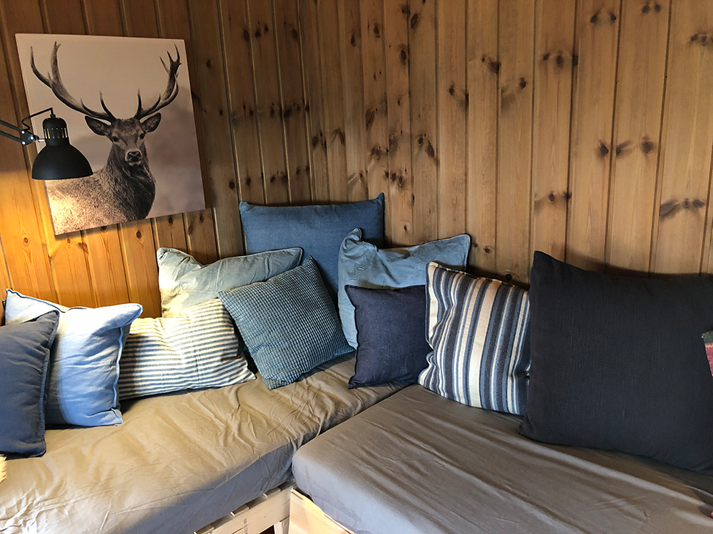 Bilde av ferdig plassbygd sofa - Åpen Klasse Finalist 1
